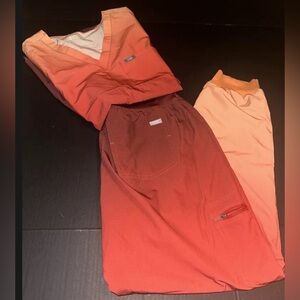 FIGS Technical Collection Ombre Sunset Peach/Plum Color Scrub Set Size Medium